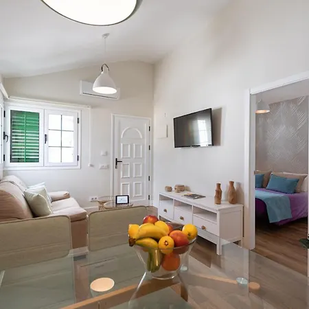 Homeforguest Modern And New Beachfront Apartment *