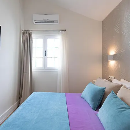아파트 Homeforguest Modern And New Beachfront 라 올리바